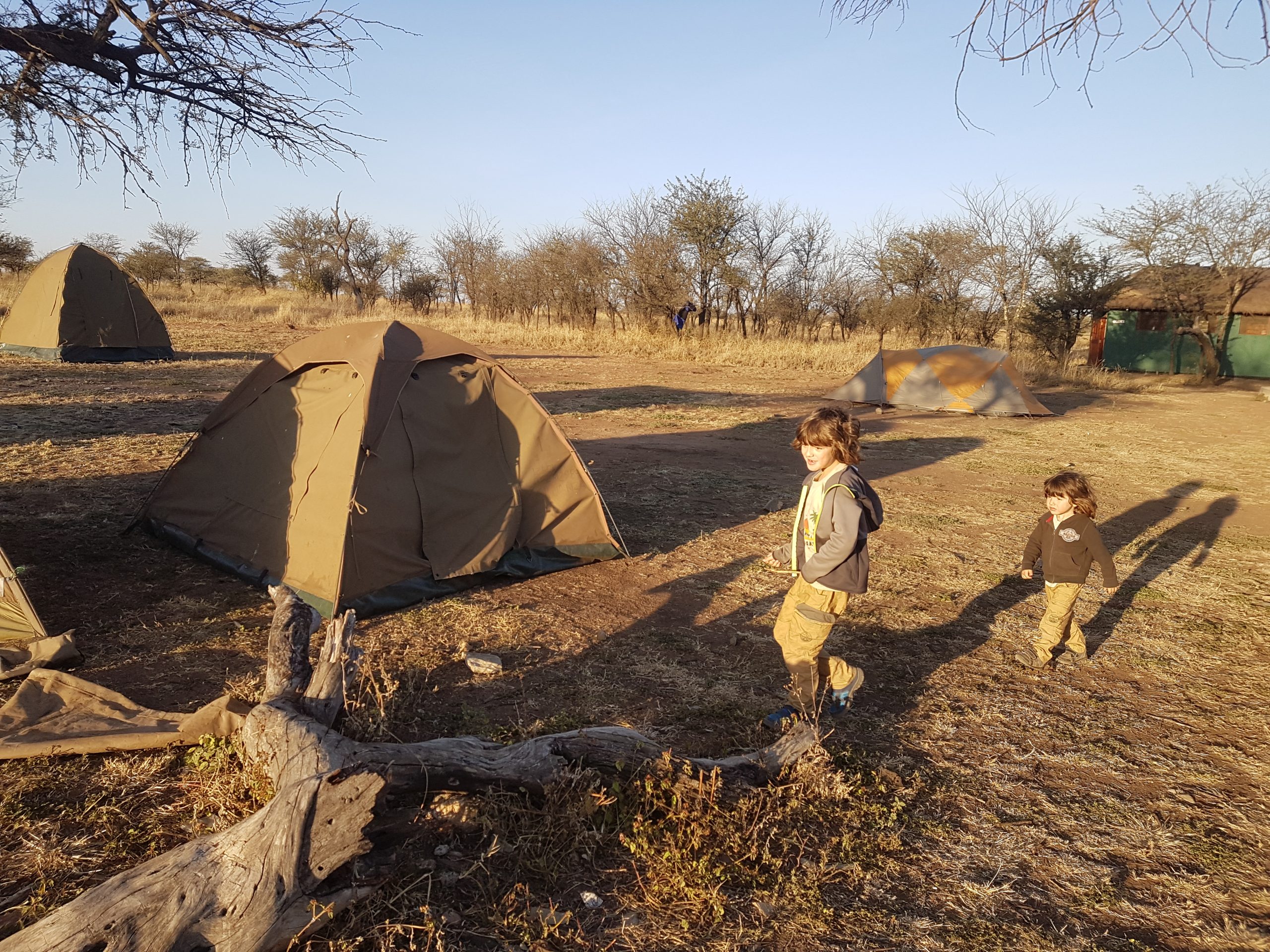 20180812_072122 Campamento de Seronera, donde acampamos con nuestros hijos durante nuestro safari familiar en Tanzania