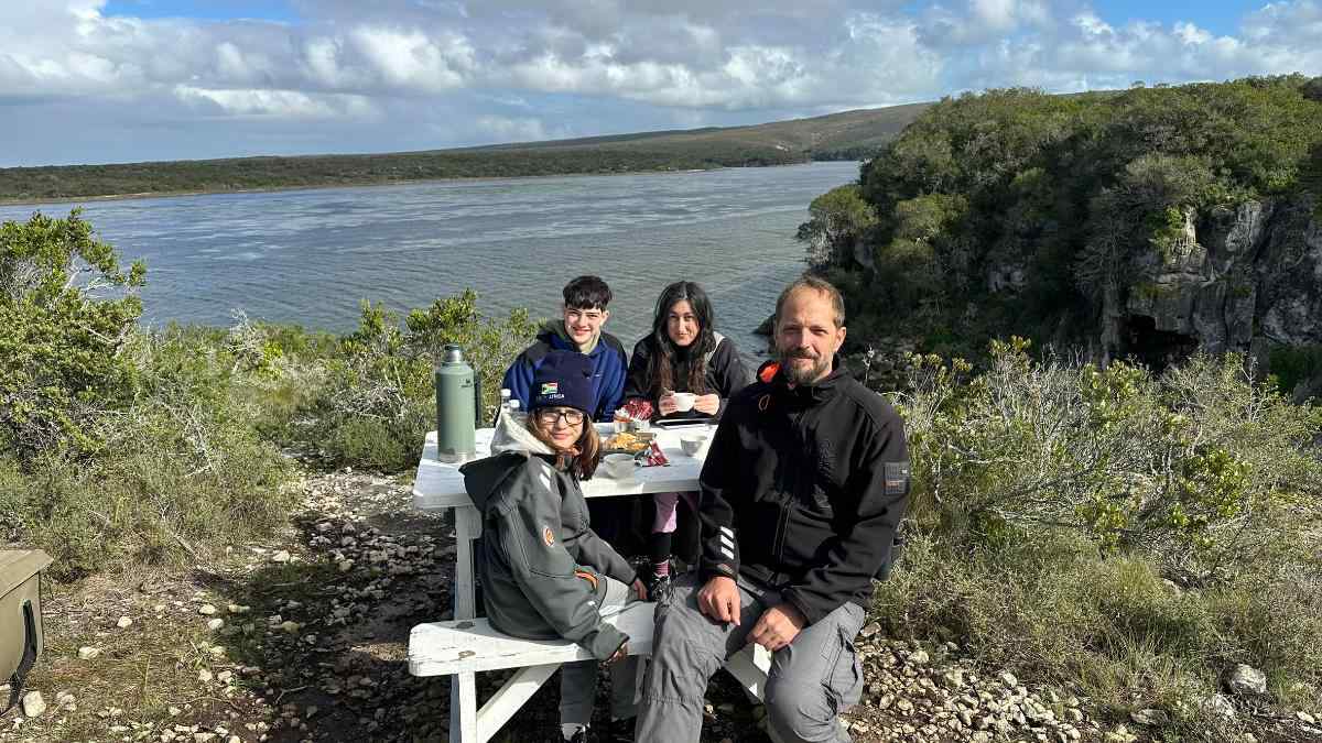 Desayuno sopresa durante el Nature Drive en De Hoop, una de las actividades más chulas que hacer durante un viaje a Sudáfrica